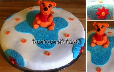 Cobertura em pasta Portuguesa e recheio de pêssego.